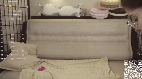 Snapshot of mary_shake chatting on 01/24/25, 11:45 Mary online show from 01/24/25, 11:45