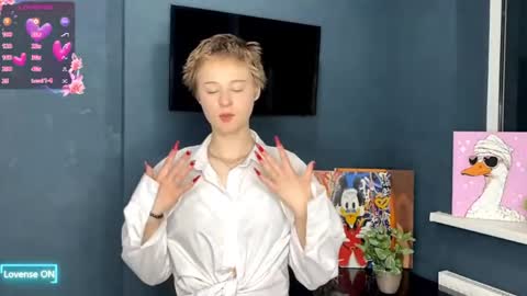 Snapshot of mary_smit chatting on 05/28/26, 10:45 mary online show from 05/28/26, 10:45
