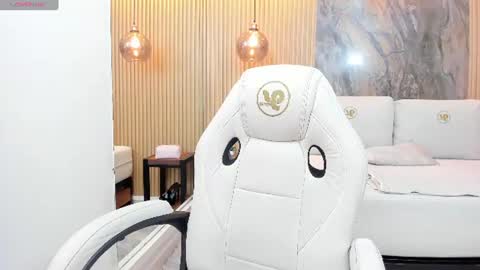 Snapshot of mary_spencer chatting on 07/18/26, 09:02 MARY online show from 07/18/26, 09:02