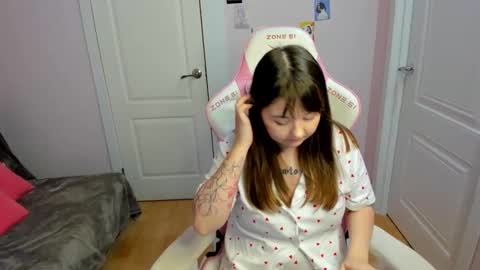 Snapshot of mary_stevenss chatting on 12/22/24, 11:44 mary_stevenss online show from 12/22/24, 11:44