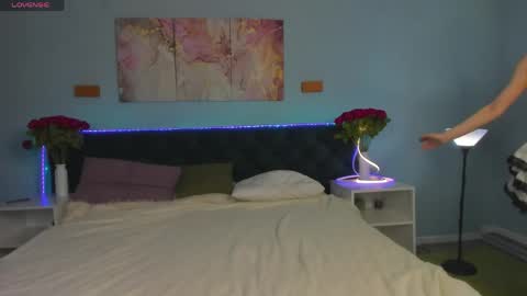 Mary online show from 04/01/26, 12:55