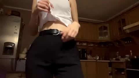 Snapshot of maryannaplateros chatting on 03/03/26, 06:14 Tessa online show from 03/03/26, 06:14