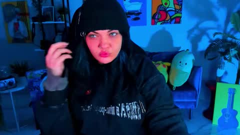 Mary online show from 11/08/25, 02:23