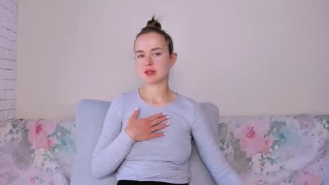 Mari online show from 04/17/26, 07:55