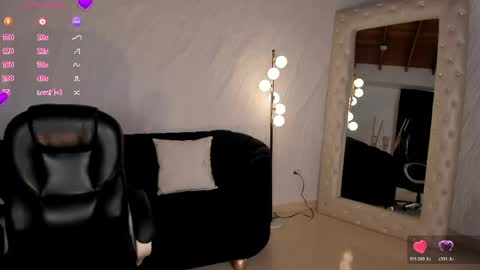Snapshot of marylewis_ chatting on 04/27/26, 12:25 Mary online show from 04/27/26, 12:25