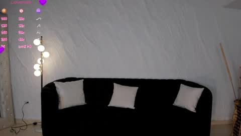 Snapshot of marylewis_ chatting on 04/28/26, 12:43 Mary online show from 04/28/26, 12:43