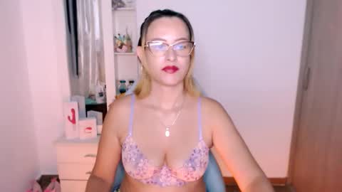 maryline online show from 02/11/26, 02:27