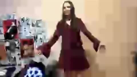 Snapshot of marylouisestrnad chatting on 11/17/25, 04:46 Kira online show from 11/17/25, 04:46