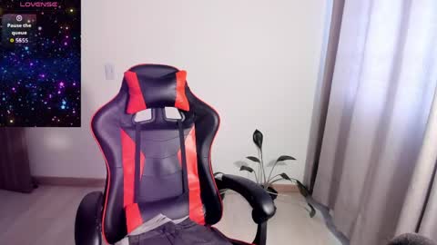 Dulce Maria online show from 04/17/26, 05:27