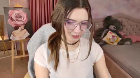 Snapshot of marymoorre chatting on 11/27/25, 05:37 Mary online show from 11/27/25, 05:37