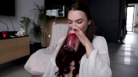 Marina online show from 11/25/25, 11:43