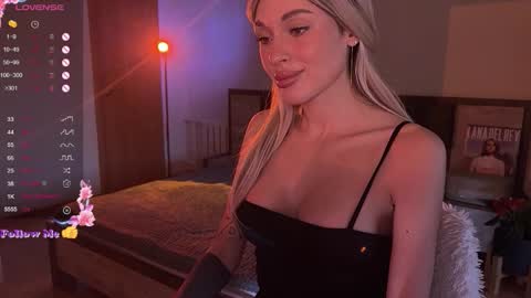 Mary online show from 11/26/25, 07:42