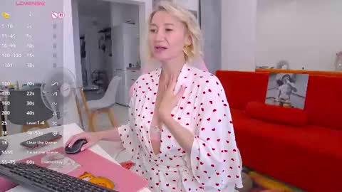 Snapshot of marysantamonika chatting on 07/06/26, 03:03 Mary online show from 07/06/26, 03:03