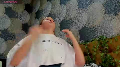 Mary online show from 02/07/25, 03:19