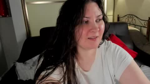 Snapshot of maryswon chatting on 02/28/25, 09:01 Mary online show from 02/28/25, 09:01