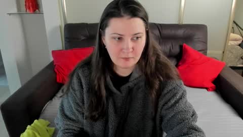 Snapshot of maryswon chatting on 11/16/25, 06:35 Mary online show from 11/16/25, 06:35