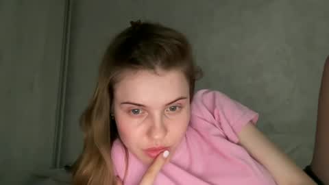 Snapshot of maryyourr chatting on 06/30/26, 05:25 MaryYourr online show from 06/30/26, 05:25