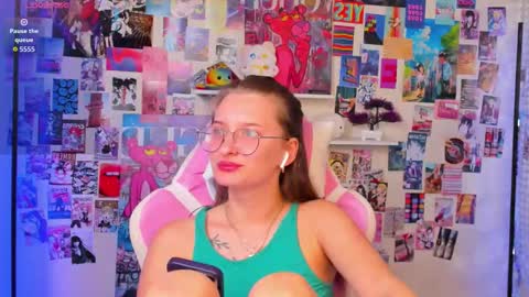 maryyy_may online show from 10/18/25, 06:41