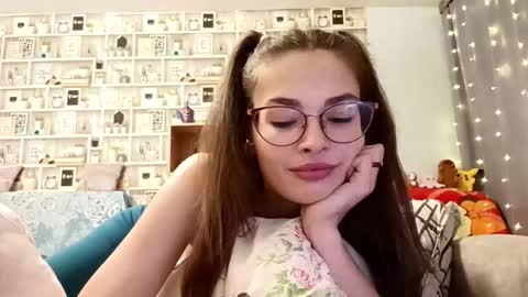 Kelly online show from 03/10/26, 09:03