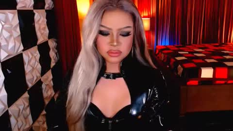 Snapshot of masarapkahitwalang_sauce18 chatting on 12/20/25, 10:06 VALE online show from 12/20/25, 10:06