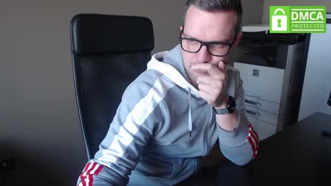 Snapshot of maschiodavide89 chatting on 03/04/25, 10:57 David online show from 03/04/25, 10:57