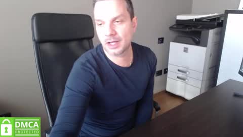 Snapshot of maschiodavide89 chatting on 11/07/25, 10:15 David online show from 11/07/25, 10:15