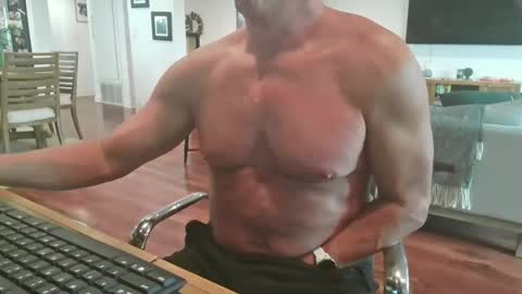 Snapshot of mascmuscle49 chatting on 12/20/24, 07:28 mascmuscle49 online show from 12/20/24, 07:28