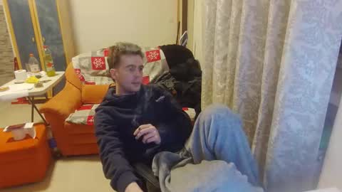 Snapshot of mash_potatoes_are_good chatting on 10/17/25, 05:37 mash_potatoes_are_good online show from 10/17/25, 05:37