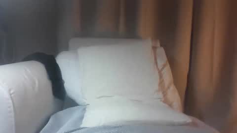 Snapshot of masked2025 chatting on 12/23/25, 06:33 masked2025 online show from 12/23/25, 06:33