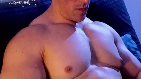 masked_bodybuilder online show from 12/24/24, 03:26