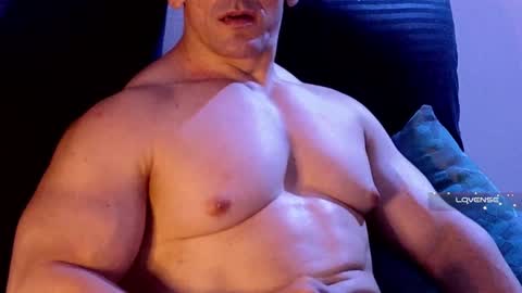 masked_bodybuilder online show from 01/18/25, 08:09