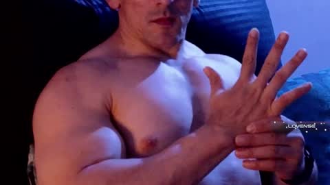 masked_bodybuilder online show from 02/03/25, 09:18