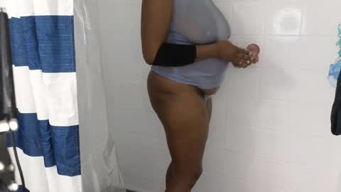 Snapshot of maskedmilf822397 chatting on 04/14/26, 12:27 maskedmilf822397 online show from 04/14/26, 12:27