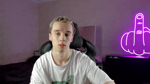 Snapshot of mason_warhol chatting on 12/12/24, 03:27 Mason online show from 12/12/24, 03:27