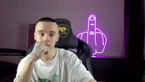 Snapshot of mason_warhol chatting on 12/14/24, 03:47 Mason online show from 12/14/24, 03:47