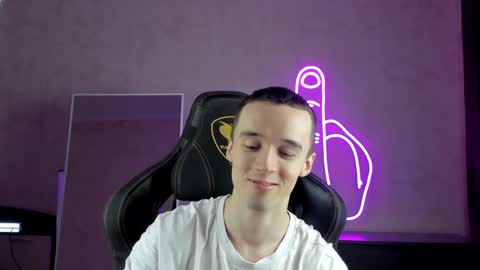 Snapshot of mason_warhol chatting on 01/08/25, 04:55 Mason online show from 01/08/25, 04:55