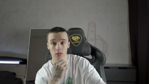 Snapshot of mason_warhol chatting on 01/09/25, 02:40 Mason online show from 01/09/25, 02:40