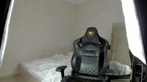 Snapshot of mason_warhol chatting on 01/28/25, 07:43 Mason online show from 01/28/25, 07:43