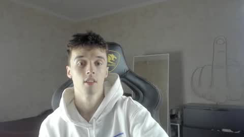 Snapshot of mason_warhol chatting on 10/02/25, 04:03 Mason online show from 10/02/25, 04:03