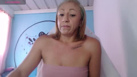 massiel ferreti online show from 10/17/25, 10:12