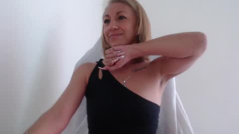 Snapshot of massielferretis chatting on 05/03/26, 09:32 massiel ferreti online show from 05/03/26, 09:32