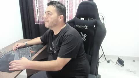 Snapshot of massimo_danger chatting on 10/16/25, 03:24 massimo_danger online show from 10/16/25, 03:24