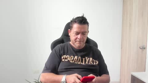 Snapshot of massimo_danger chatting on 10/23/25, 01:21 massimo_danger online show from 10/23/25, 01:21