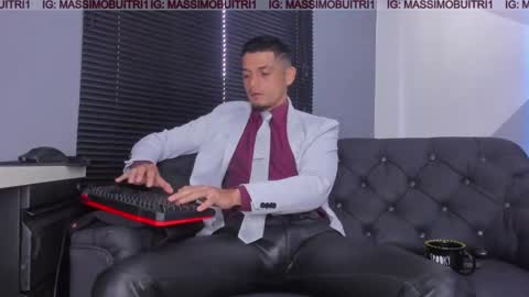 I am Massimo online show from 11/26/25, 01:34