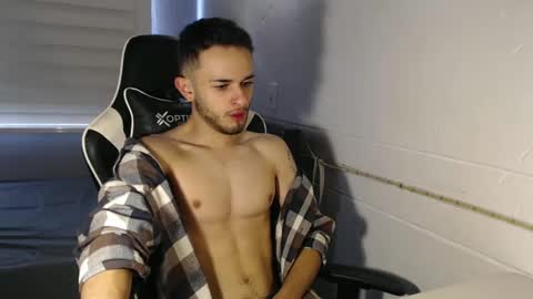 Snapshot of massimo_jiovano chatting on 03/07/25, 04:00 massimo online show from 03/07/25, 04:00