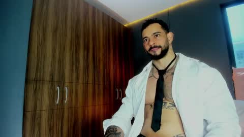 Snapshot of massimo_visconti chatting on 05/29/26, 04:27 massimo online show from 05/29/26, 04:27
