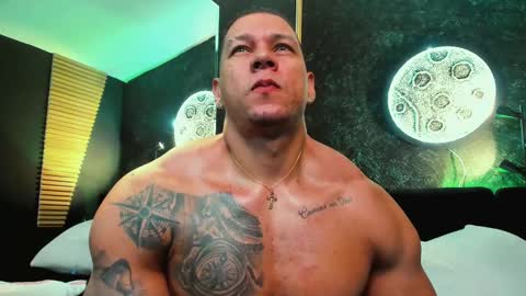 massimowalton2 online show from 12/25/24, 08:29