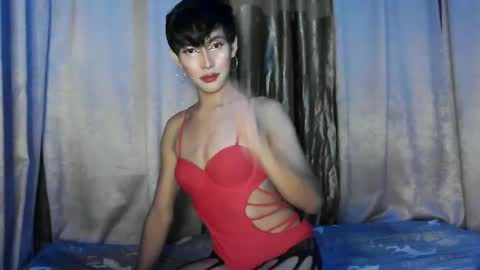 Snapshot of massive_cumboy chatting on 12/13/24, 01:22 Miss Sweet LUNA 3 online show from 12/13/24, 01:22