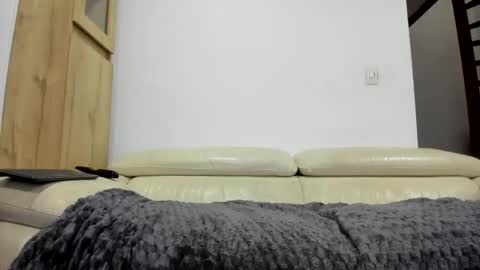 Domi online show from 11/25/25, 10:59