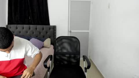 master_boy28 online show from 11/18/25, 03:12